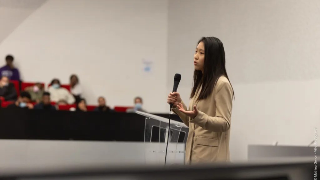 Parle, regarde et écoute&nbsp;!